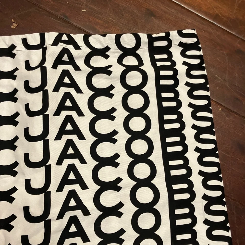 Marc Jacob’s Dust Bag - Picture 3 of 8